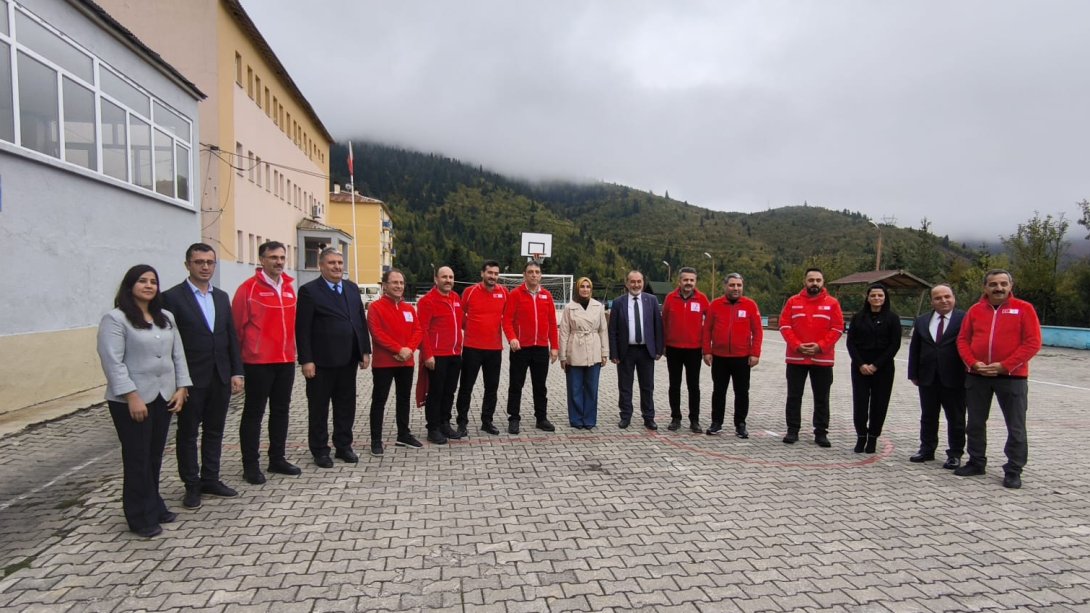 Kızılay İl Başkanlarından Küre Yatılı Bölge Ortaokulunu Ziyaret