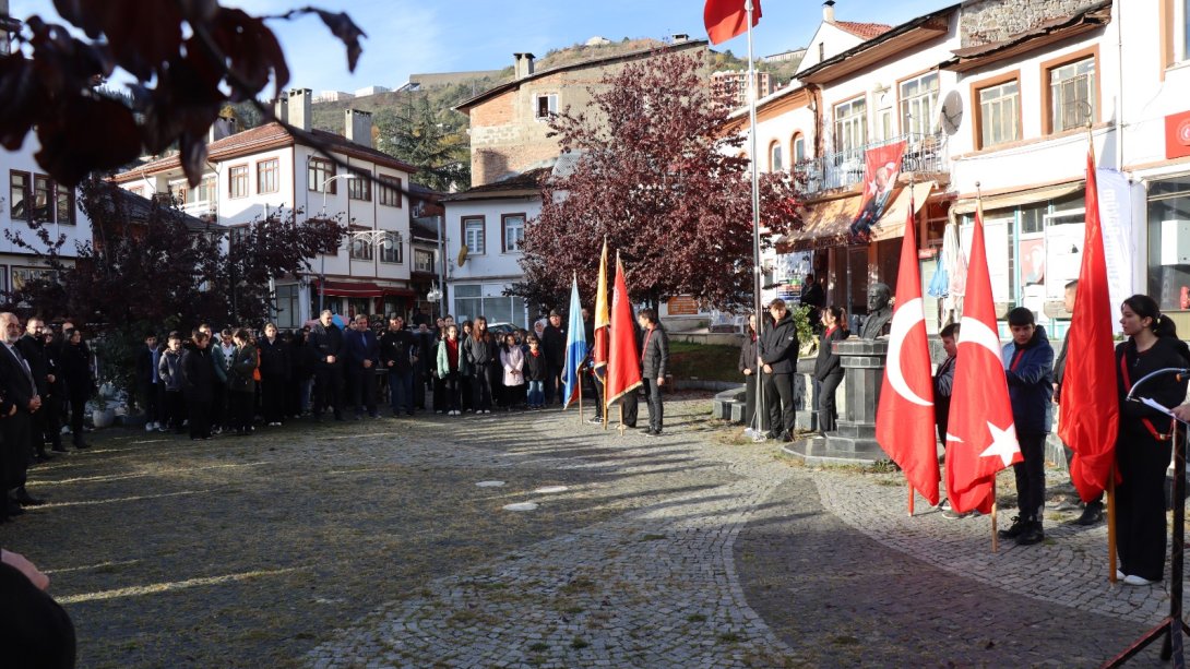 10 Kasım Atatürk'ü Anma Programı Kapsamında Çelenk Sunma Töreni Düzenlendi